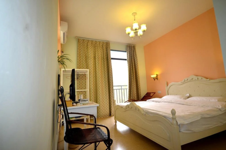 Shanshan gap Year Hotel