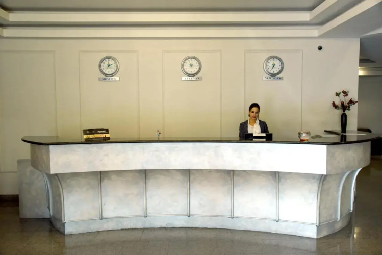 Valensia Hotel And Resort