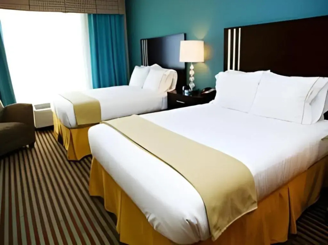 Holiday Inn Express & Suites Youngstown West - Austintown by IHG