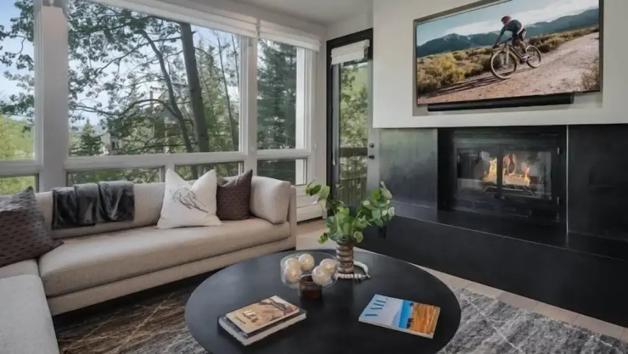 Beaver_creek_chalet_brio