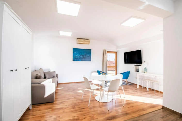 umag seafront seaview center apartment old town 3