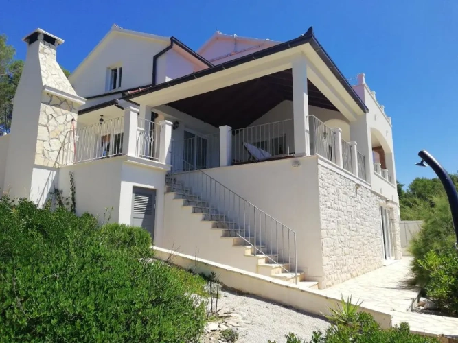 4 Bedrooms Villa with sea view