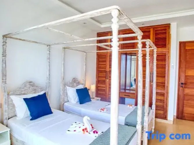 Nana's boho BeachfrontVilla w/Ac&pool