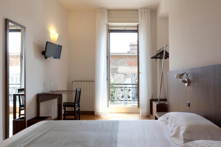 Standard Double room with view