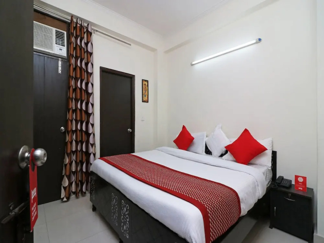 OYO 13046 The City Hospitality