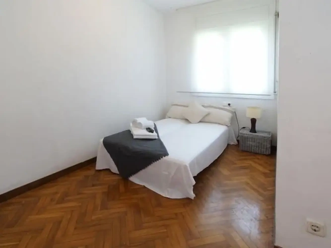 4 Bedrooms Apartment