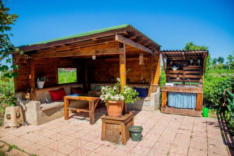 2 Bedrooms Bungalow