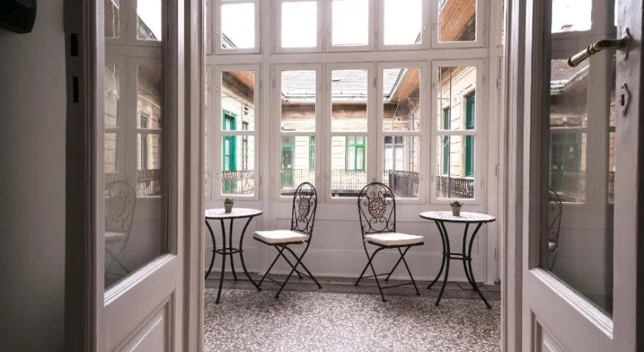 Ozone Private Rooms And Hostel