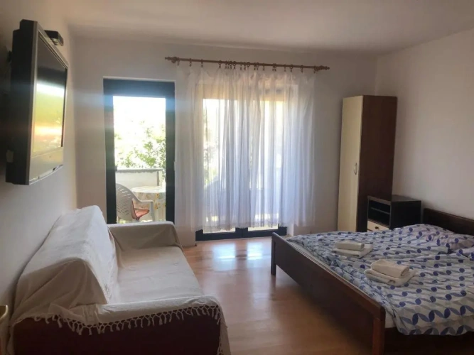 Apartment with sea view