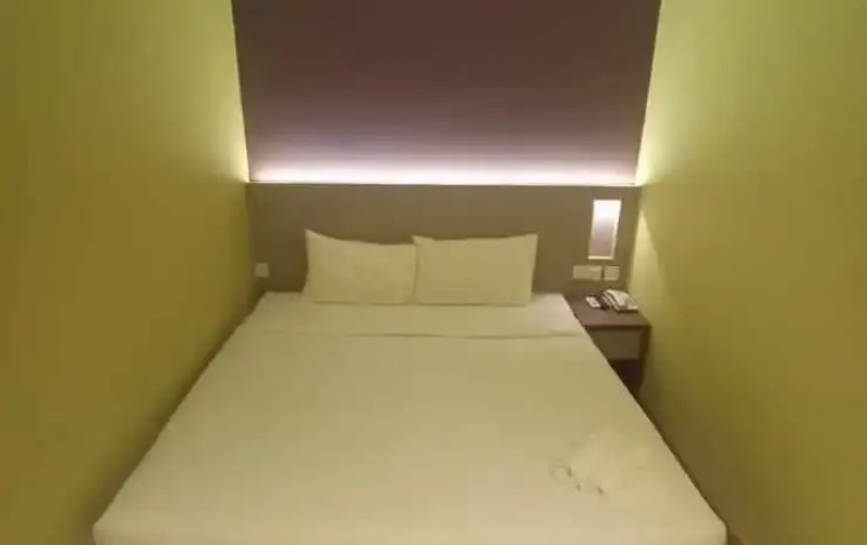 Capital O 9010 Yee Hotel