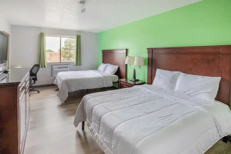 Super 8 Motel - Lansing