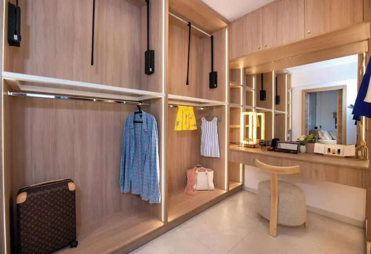 Flos Apartments