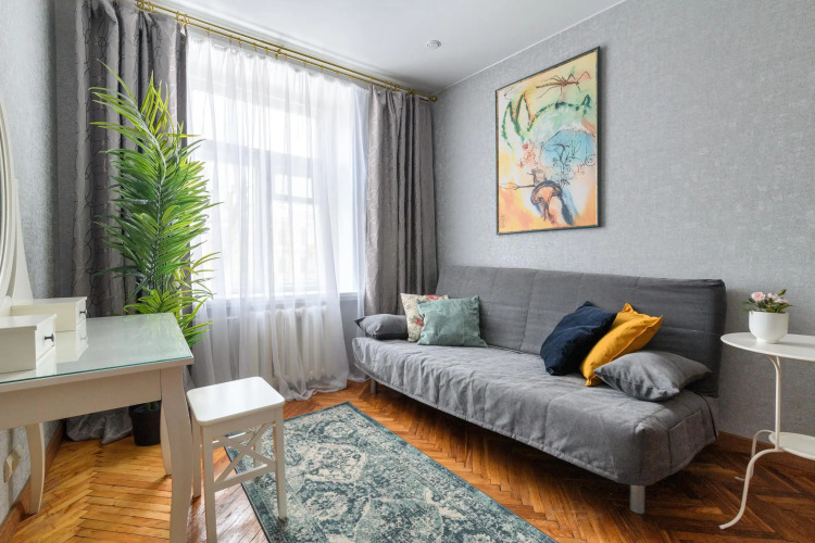 Фотография номера квартиры Sutki Rent (Сутки Рент) с видом на набережную канала Грибоедова