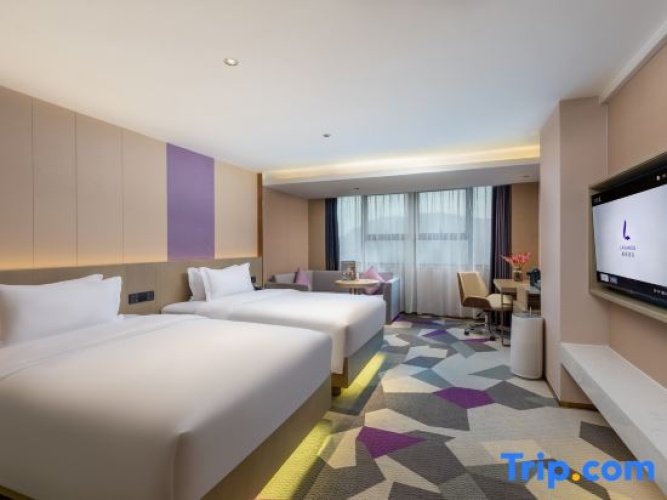 Standard Twin room with river view