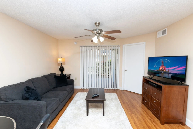 1972la 1 Bedroom Condo