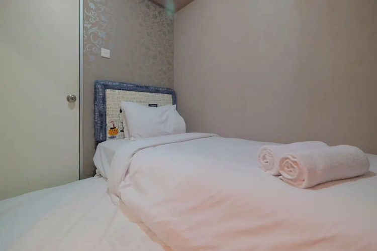 Emerald Functional 2BR Apartment Gading Nias