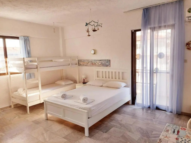 Brunis Apartments