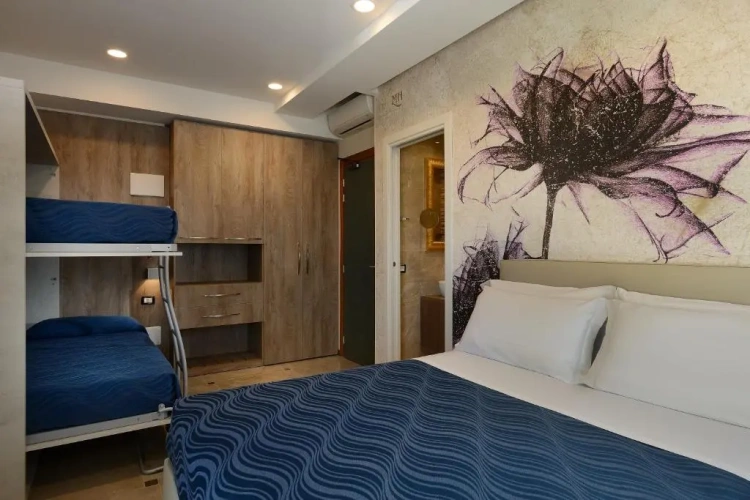 Standard Quadruple room with balcony