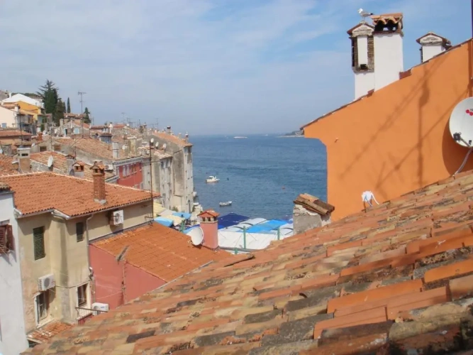 2 Bedrooms Apartment with sea view