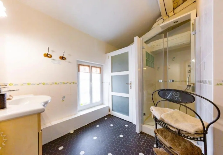 1 Bedroom Double Club Suite with park view