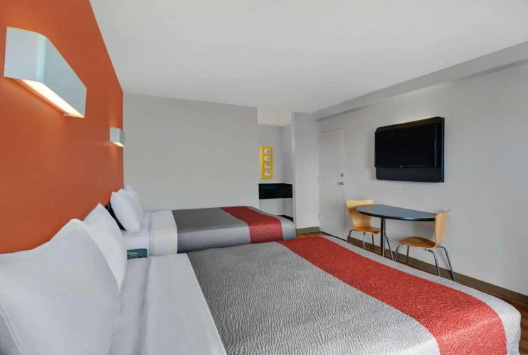 Motel 6 Cutler Bay, FL
