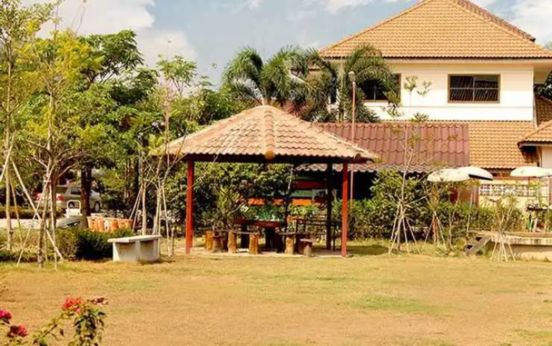 Bann Chompu Resort