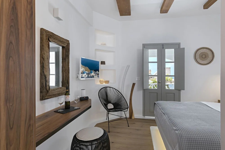 3 Elements by Stylish Stays