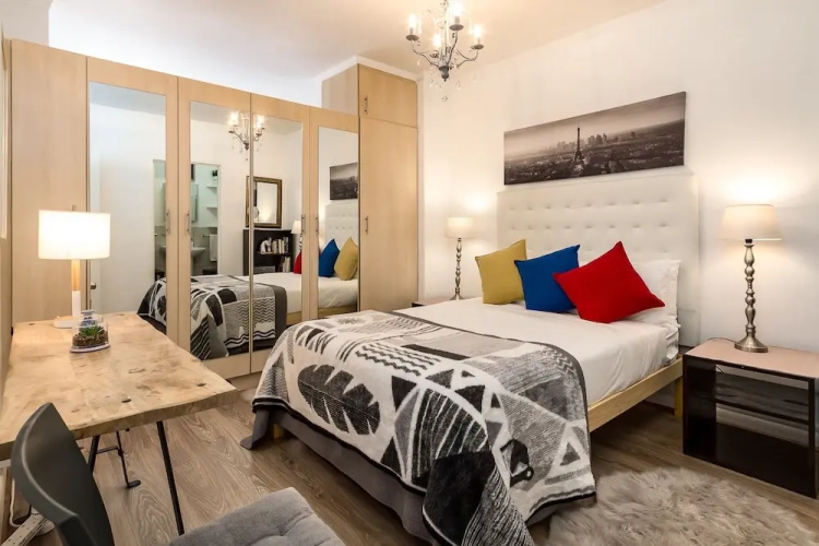 1110 Four Seasons