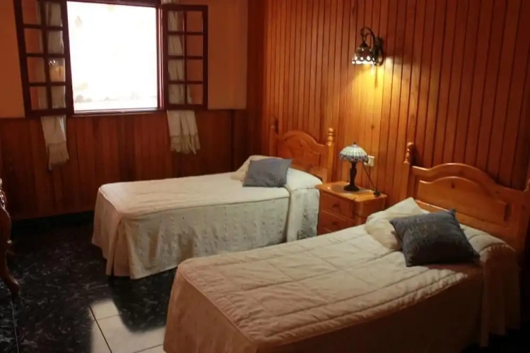 2 Bedrooms Cottage