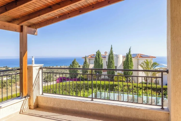 3 Bedrooms Villa