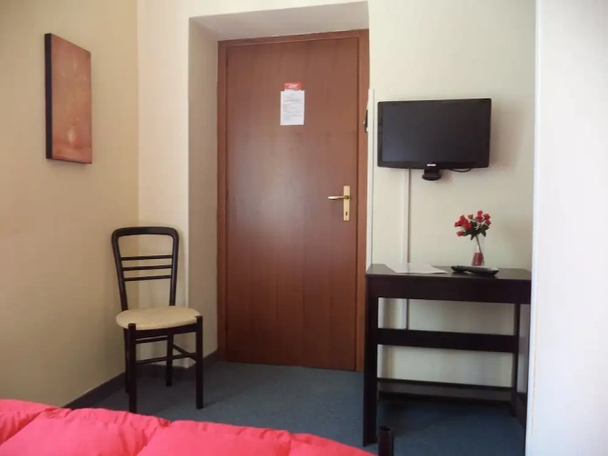 Economy Triple room