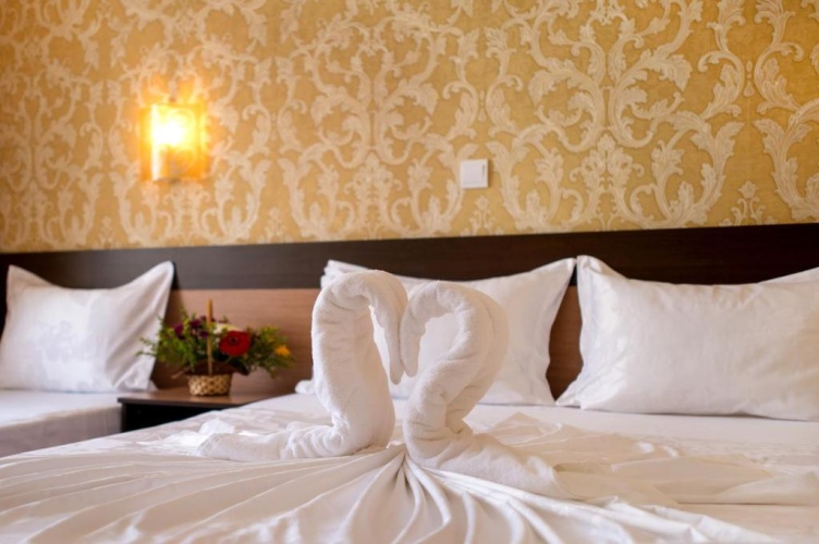 Standard Triple room
