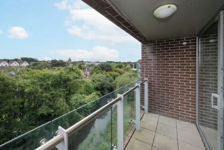 5 Bedrooms Quintuple Apartment