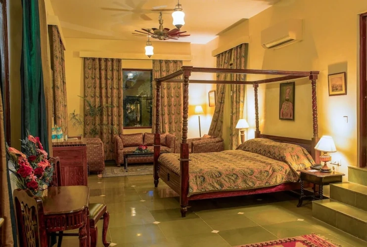 Luxury Suite with balcony