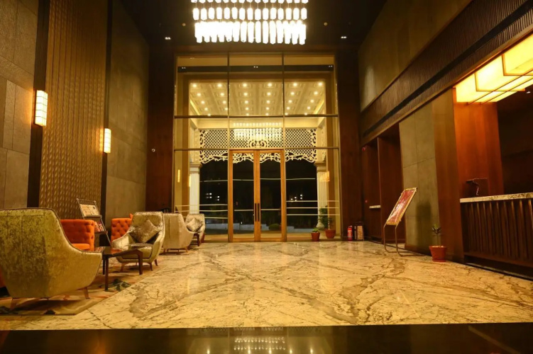 Hotel Pahadi