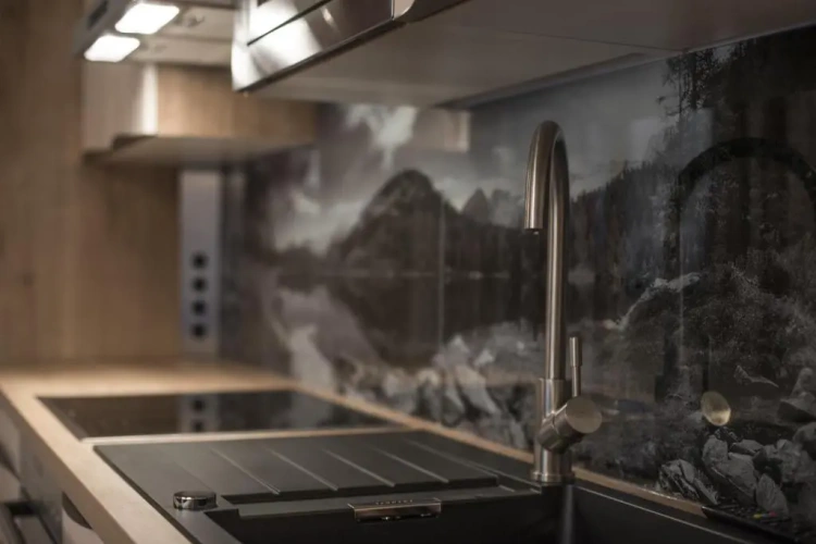 Apartment with mountain view