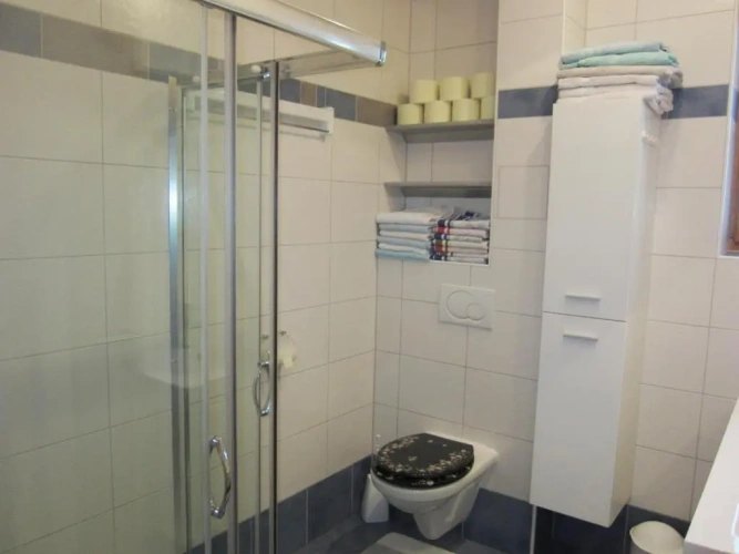 3 Bedrooms Apartment