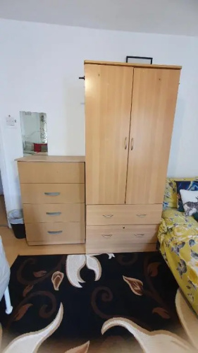 Comfortable Host, in zone 2-3