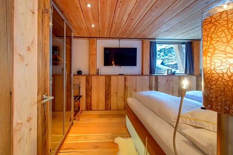 Backstage Hotel Chalet Rooms