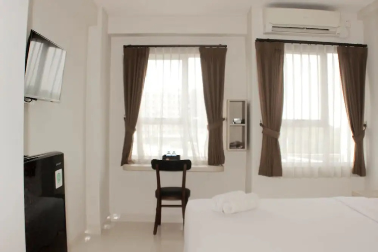Homey And Cozy Studio Apartment At Elvis Tower