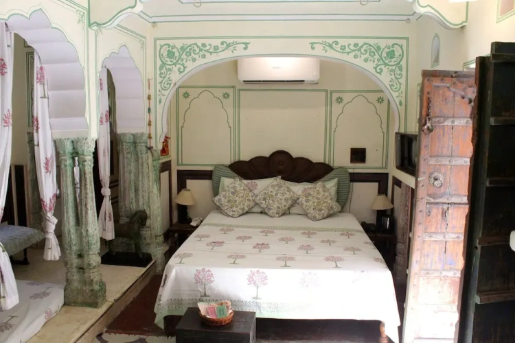 Deluxe Suite