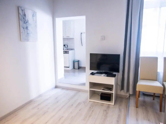 Goldcentral Apartment