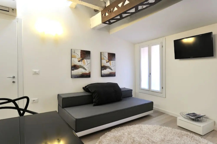 Venice Style Apartment