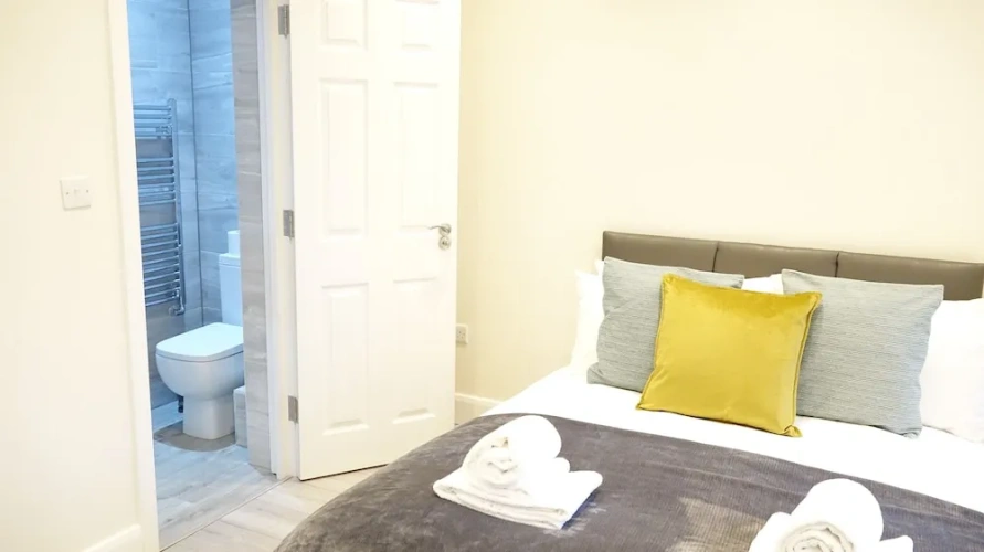 Deluxe No. 6 Triple room