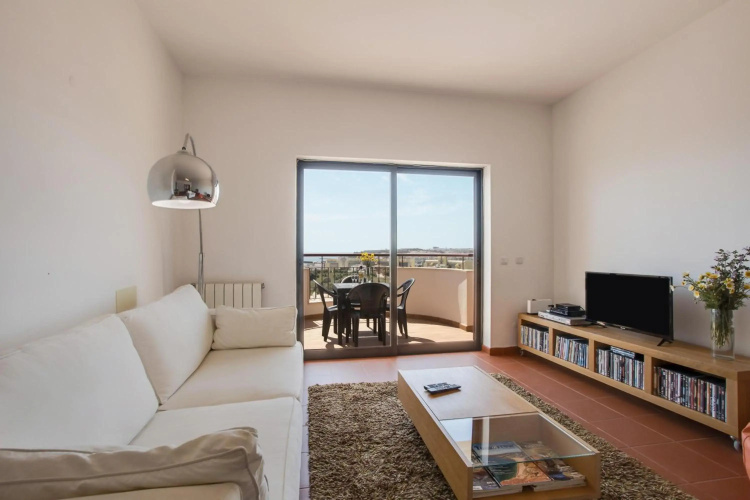 Meia Praia Beach Apartment