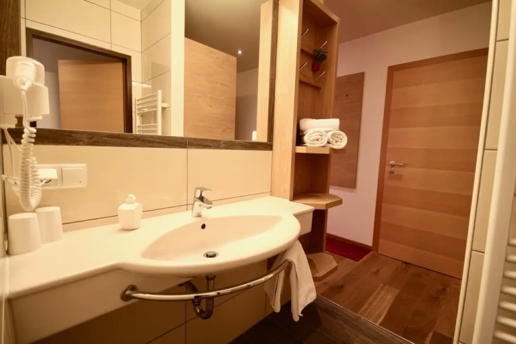 2 Bedrooms Suite with balcony