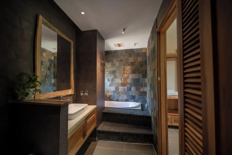 Family Suite with balcony and with lake view