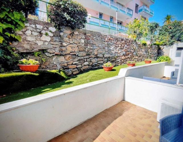 Standard Triple room with balcony