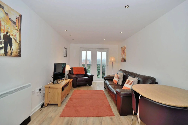 Racecourse Serviced Apartments
