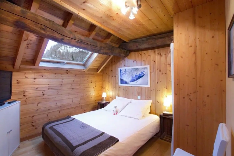 5 Bedrooms Cottage